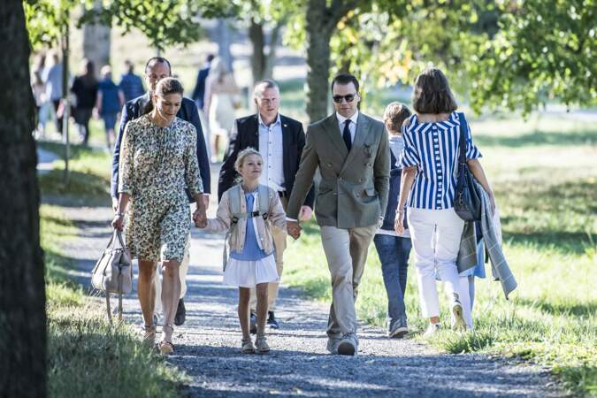 La princesse Victoria de Suède et le prince Daniel avec leur fille Estelle lors de la rentrée le 21 août 2018