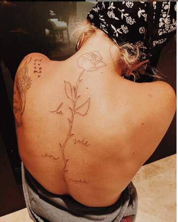 La vie en rose, le fameux tatouage dorsal de Lady Gaga fait par l'artiste Winterstone