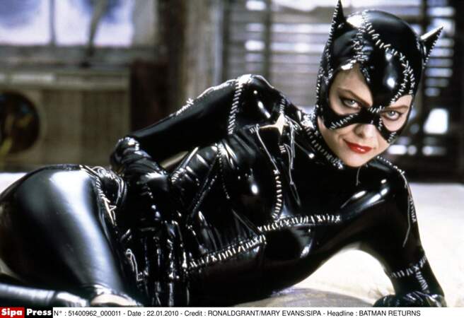 1992, Michelle Pfeiffer offre une version plus sulfureuse de Catwoman dans Batman Returns