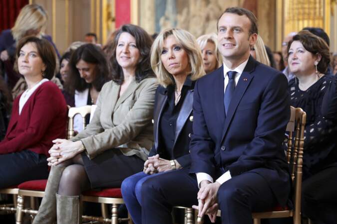 Brigitte Macron dans un style chic décontracté au côté de son époux 