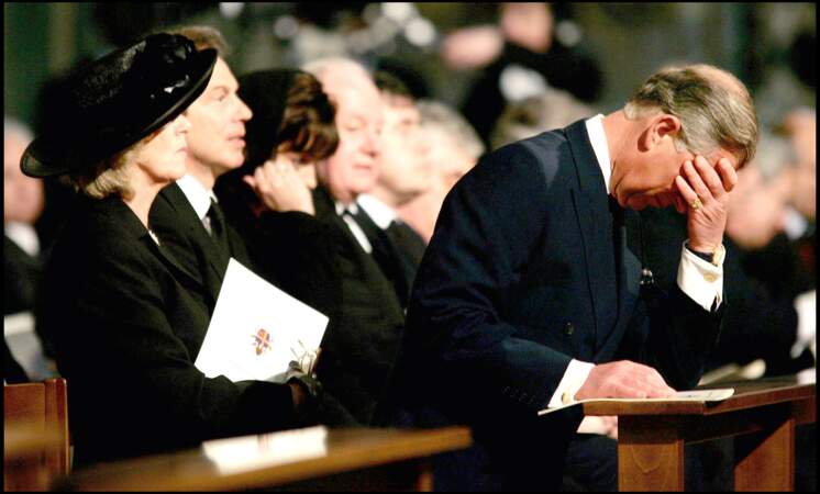 Le prince Charles et Camilla Parker Bowles lors d'une cérémonie en l'honneur du pape Jean-Paul II, le 4/05/05