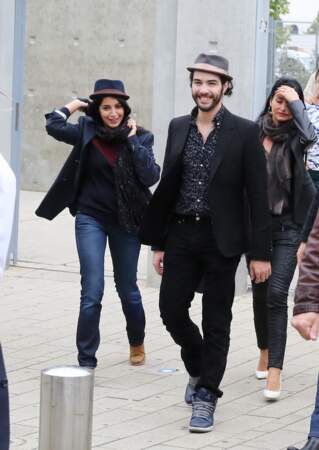 Le couple de comédiens Tahar Rahim et Leïla Bekhti se promène dans les rues de Lyon en 2013. 