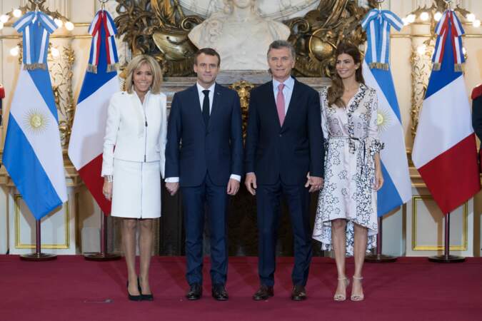 Brigitte Macron adore porter du blanc lors de ses voyages officiels