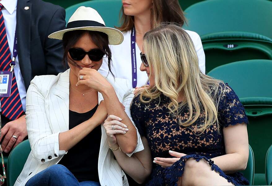 La ravissante Meghan Markle très détendue à Wimbledon, le 4 juillet 2019.
