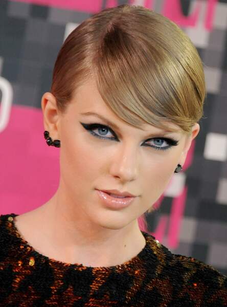 L’eye liner XXL de Taylor Swift