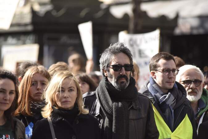 Emmanuelle Béart et son mari Frédéric Chaudier à la marche pour le climat, samedi 16 mars, à Paris