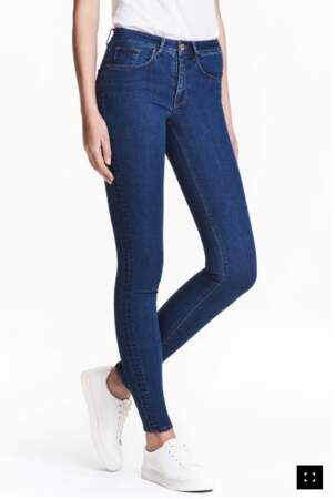 H&M - Super Skinny Regular Jeans (19,99 euros)
