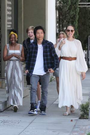 Angelina Jolie a été aperçue avec ses enfants à Los Angeles, ce lundi 2 septembre