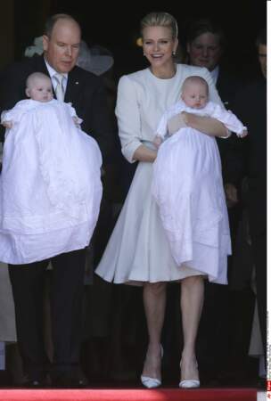 "White New Look", à l'occasion du baptême des jumeaux princiers Jacques et Gabriella, le 10 mai 2015.