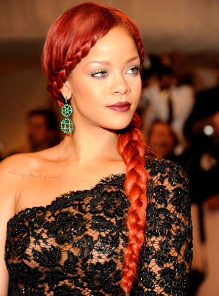 Les cheveux rouges comme Rihanna