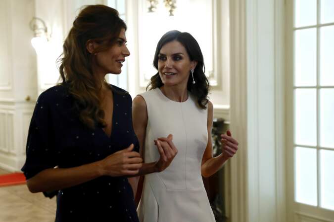 La reine Letizia d'Espagne et Julia Awada, l'épouse du président argentin, ont beaucoup échangé ce lundi 25 mars