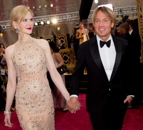 Nicole Kidman et Keith Urban main dans la main.