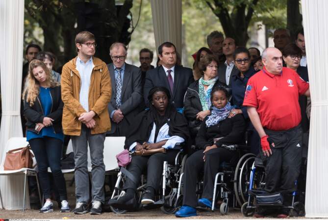 Hommages aux victimes des attentats aux Invalides avec Francois Hollande