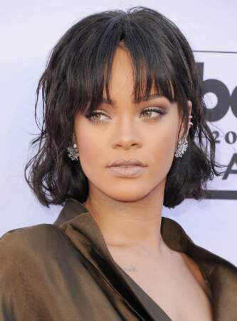 La frange effilée de Rihanna