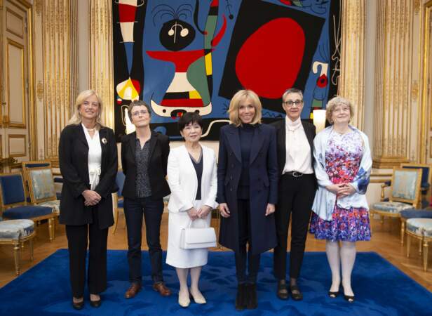 Brigitte Macron, avec les 5 lauréates du Prix International L'Oréal-Unesco, à l'Elysée, le 11 mars 2019