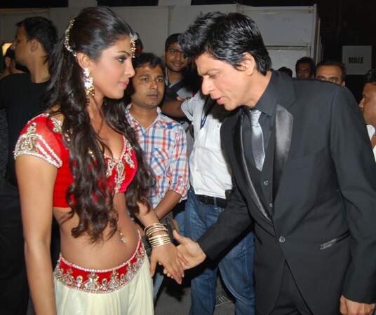 Priyanka Chopra et Shahrukh Khan lors des Star Screen Awards 2011 à Mumbai