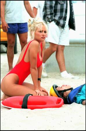 Pamela Anderson sur le tournage de la série "Alerte à Malibu", en 1994