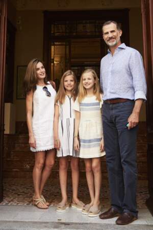 Un nouvelle petite photo de famille avec le roi Felipe VI, Letizia d'Espagne et leur deux filles Leonor et Sofia