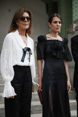 Caroline de Hanovre et Charlotte Casiraghi lors de la soirée-hommage à Karl Lagerfeld, à Paris, le 20 juin 2019.