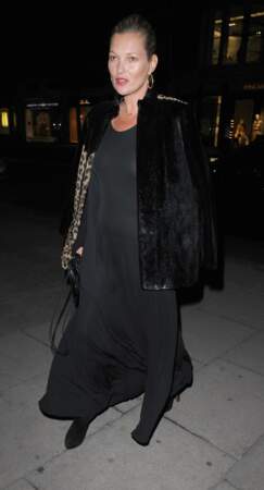Kate Moss dans une robe moulante à Londres