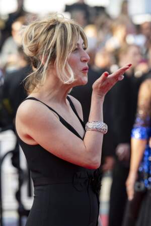 À Cannes, Valeria Bruni Tedeschi envoie un baiser à la foule