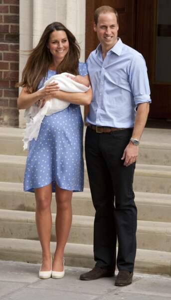 Kate Middleton et le prince William quelques heures après la naissance du prince George 