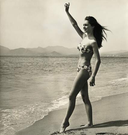 Le bikini fleuri de Brigitte Bardot en 1952
