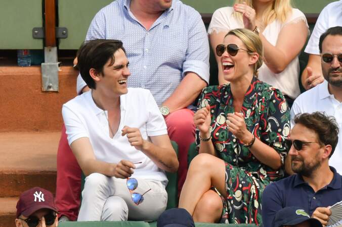 Kiera Chaplin et Alain Fabien Delon dans les tribunes de Roland Garros 