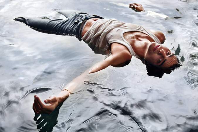 L'acteur Noah Centineo se jette à l'eau pour la nouvelle campagne Calvin Klein 2019.
