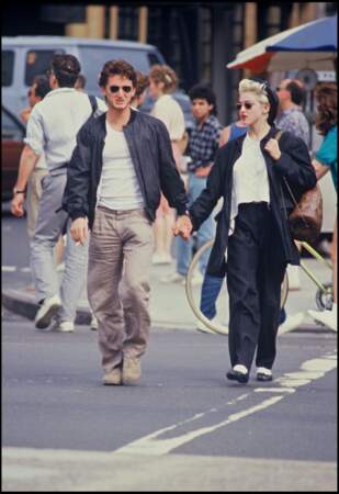 Madonna et Sean Penn dans la rue en 1986