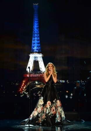 Céline Dion proche de la France chante pour sa patrie de coeur