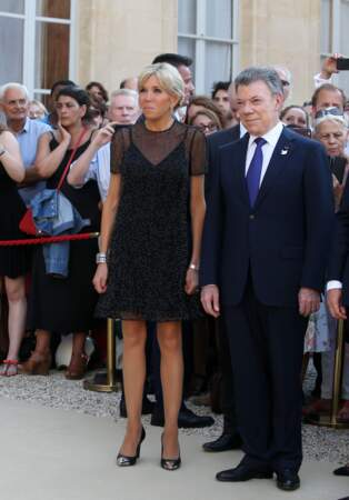 21 juin 2017 : Brigitte Macron en robe noire courte à l'Elysée