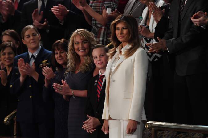 Melania Trump et son tailleur pantalon blanc Dior, porté au Congrès à Washington le 30 janvier 2018