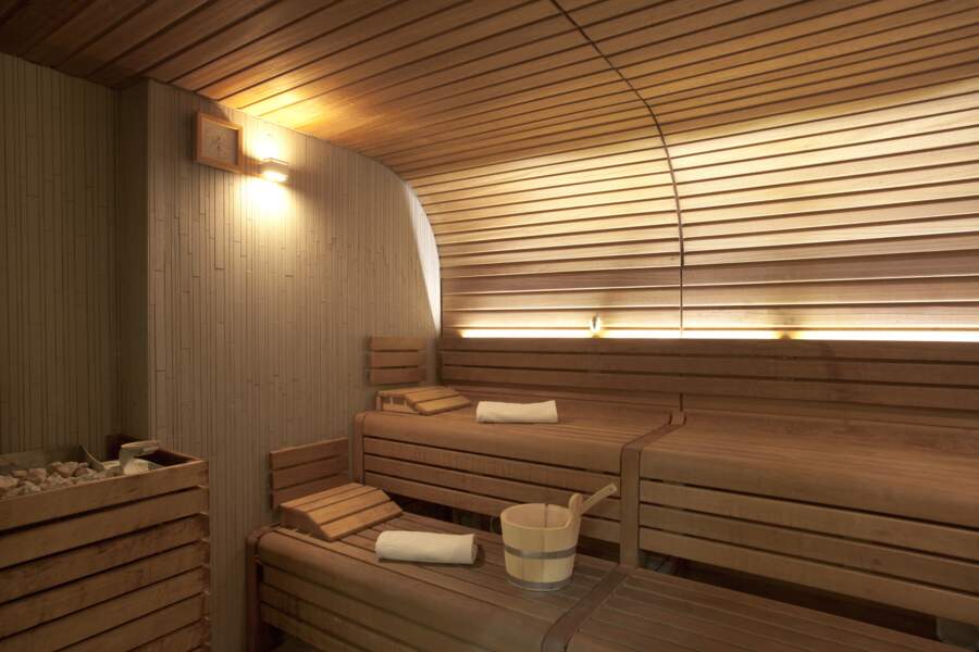 Entre deux séances de sport, rien de tel qu'un sauna pour détendre les muscles (Ken Club)