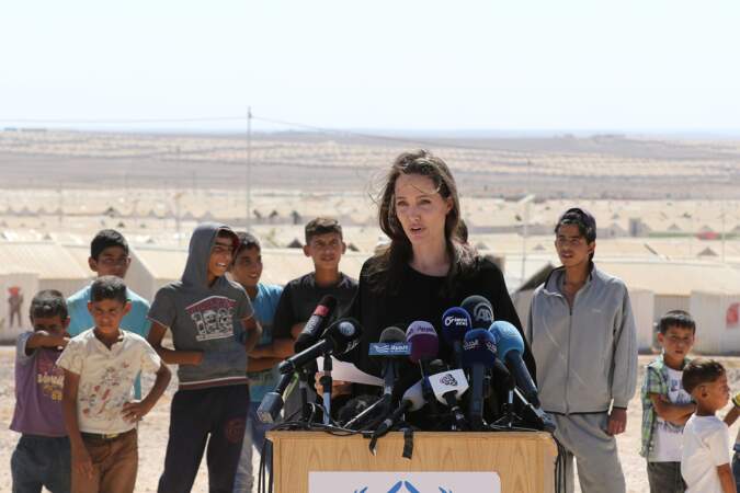 Angelina Jolie visite les camps de réfugiés syriens en Jordanie