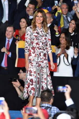 Melania Trump surprend avec une robe à motifs fleurie différente de son style habituel