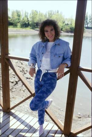 Un look 100% denim en blouson large et jean slim, à Montréal en 1987 