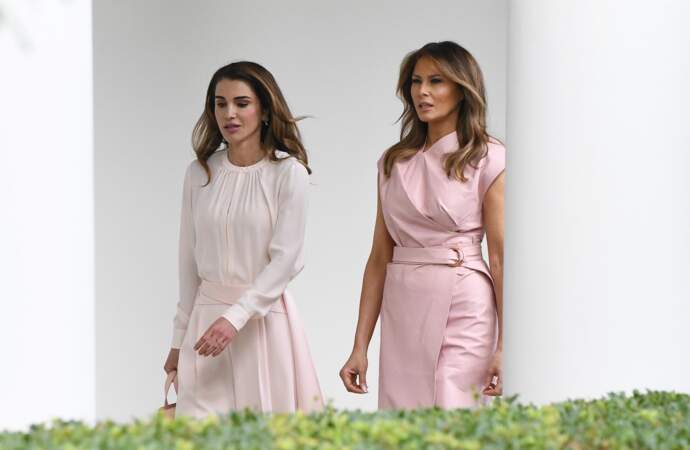 Rania de Jordanie et Melania Trump (en robe Proenza Schouler) à la Maison Blanche le 25 juin 2018