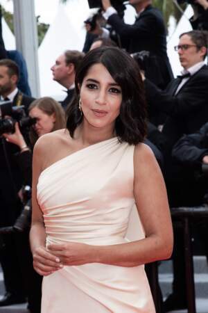 Leïla Bekhti et son carré wavy, dans une robe Céline by Hedi Slimane, le 19 mai 2019 à Cannes