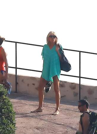 Brigitte Macron, heureuse à la plage