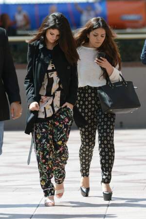 Selena Gomez et sa doublure dans les rues de New York. 