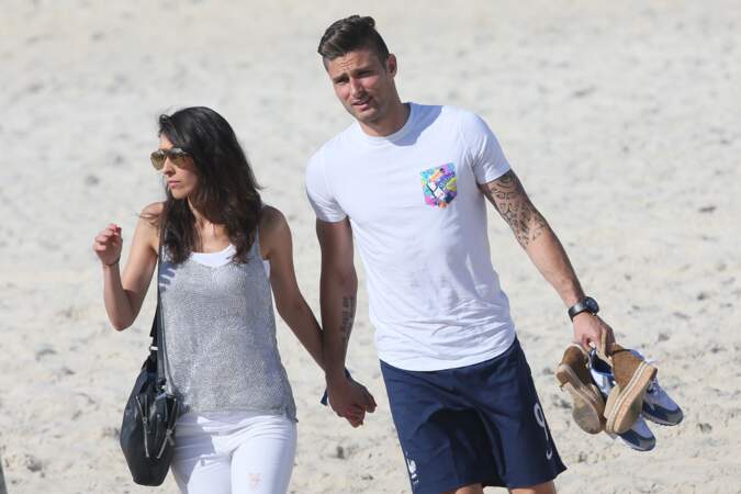 Olivier Giroud et son épouse Jennifer sur une plage de Rio le 26 juin 2014