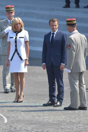 Brigitte Macron et sa silhouette filiforme sublimée par cette tenue Vuitton  