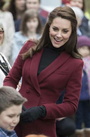 Kate Middleton rend visite aux bénévoles et membres d'un centre pour enfants et adolescents déficients mentaux