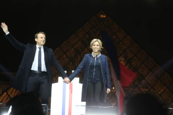 Le président-élu, Emmanuel Macron, prononce son discours devant la pyramide au musée du Louvre, le 7 mai 2017.