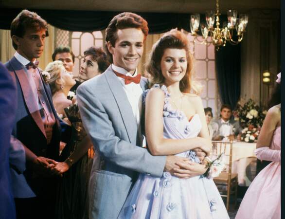 Luke Perry dans la série "Loving" (1987), avec sa partenaire Alexandra Wilson