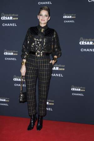 Marion Cotillard en total look Chanel à la soirée des révélations des Césars.
