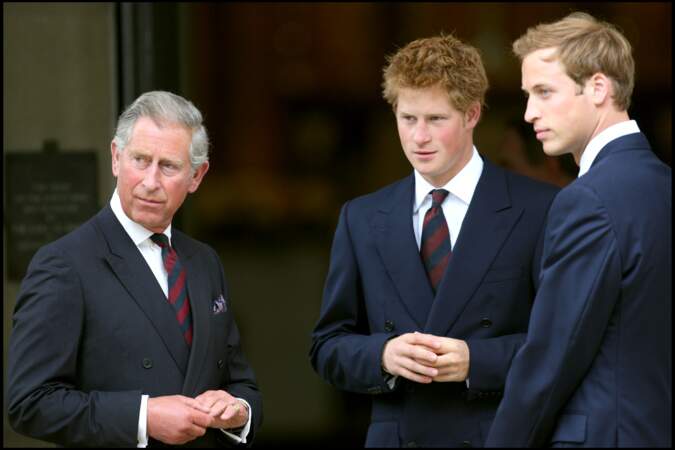 Le prince Charles, le prince Harry et le prince William, lors du 10ème anniversaire de la mort de Lady Diana, à Londres, en 2007.