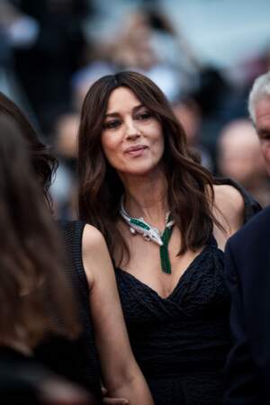 Monica Bellucci, fidèle à ses belles longueurs ondulées, coiffée par John Nollet à Cannes le 18 mai 2019