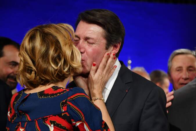 Les amoureux ont échangé un tendre baiser sur la scène du Palais Acropolis de Nice 